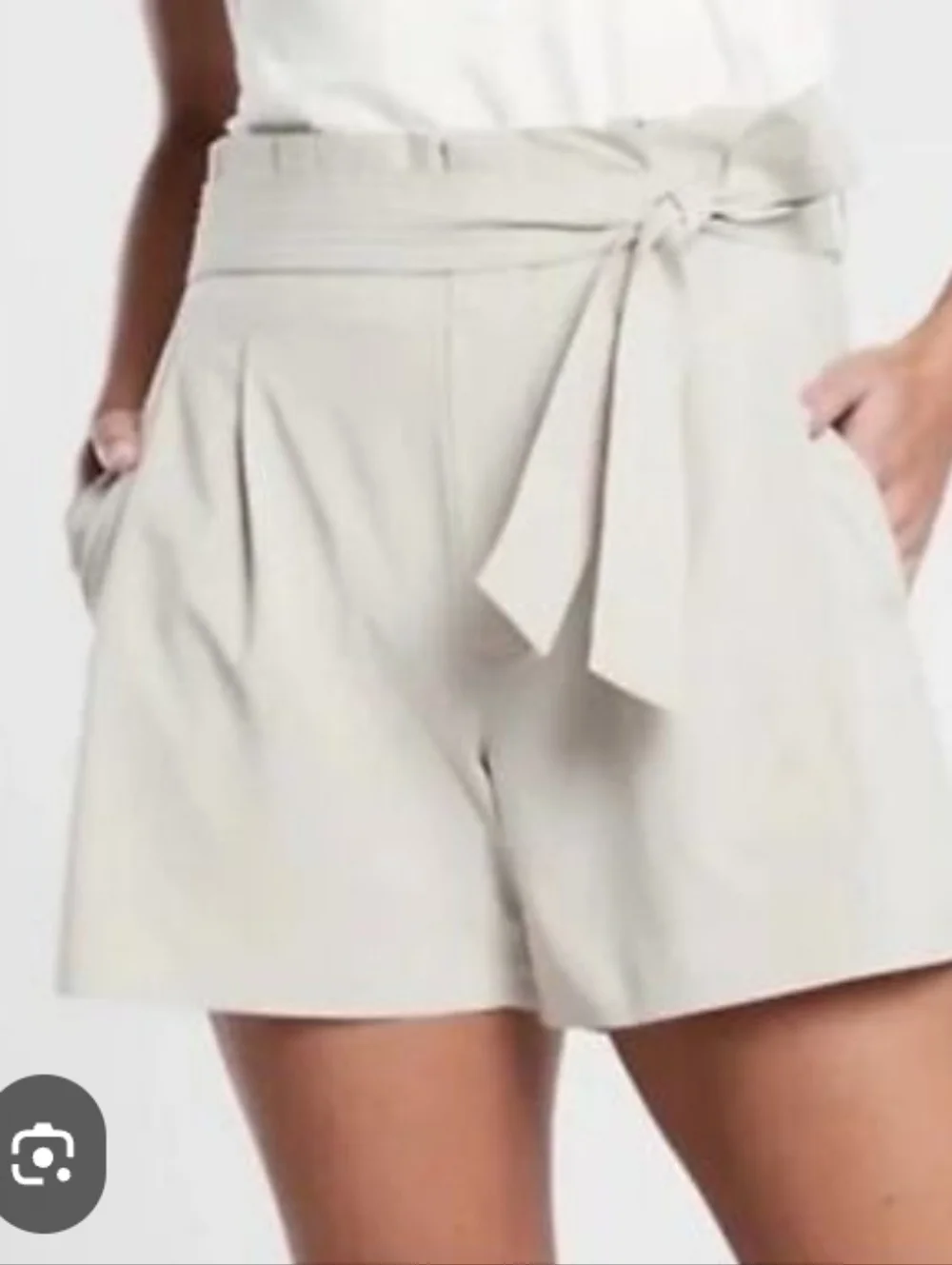 Athleta Skyline  High-Waist Paperbag Tie Shorts in Light Tan Size 22
